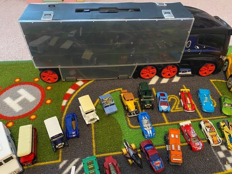 Toy car bundle hot wheels cars with toy Matt and car carry csse
