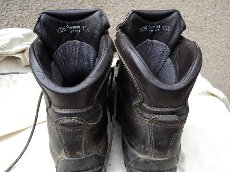 Altberg boots 10.5 EXTRA WIDE 4 season