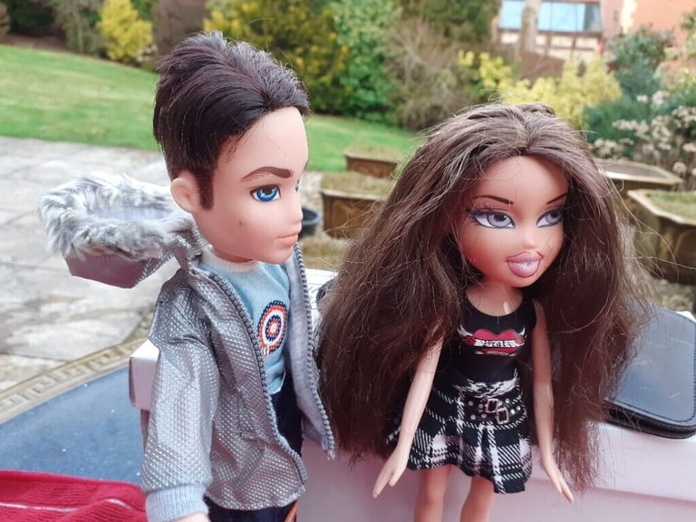 RARE Bratz Wintertime Wonderland Dolls DANA and KOBY from 2003