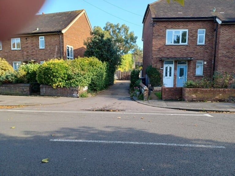image for TO LET LOCK UP GARAGE IN STREATHAM LONDON SW16 5PQ