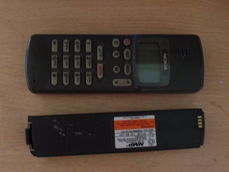  old Nokia model 101 THX-6Y mobile phone,no charger with battery but not sure if works.,no aerial