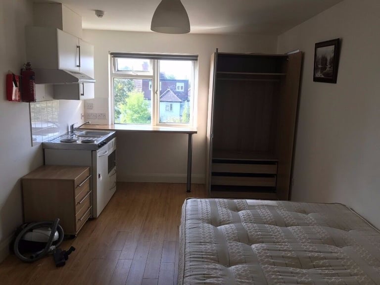 Studio flat in Barnet for DSS/Housing Benefit applicants | in North  Finchley, London | Gumtree