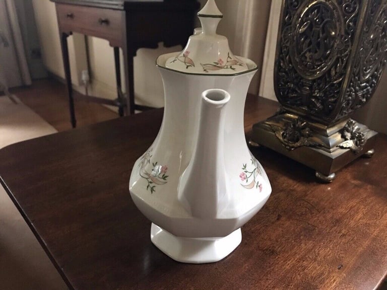 JOHNSONS ETERNAL BEAU  COFFEE POT