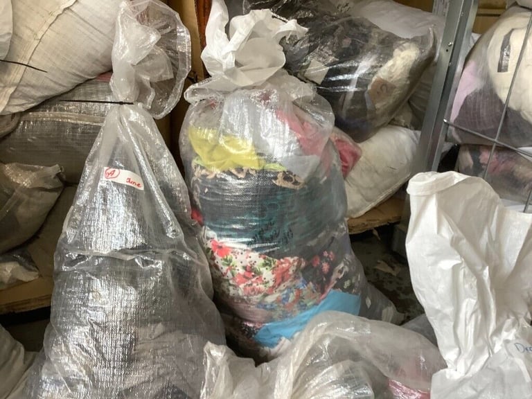 image for Second Hand Clothes Wholesale Women's Men's Kids From £1 KG Delivery Available