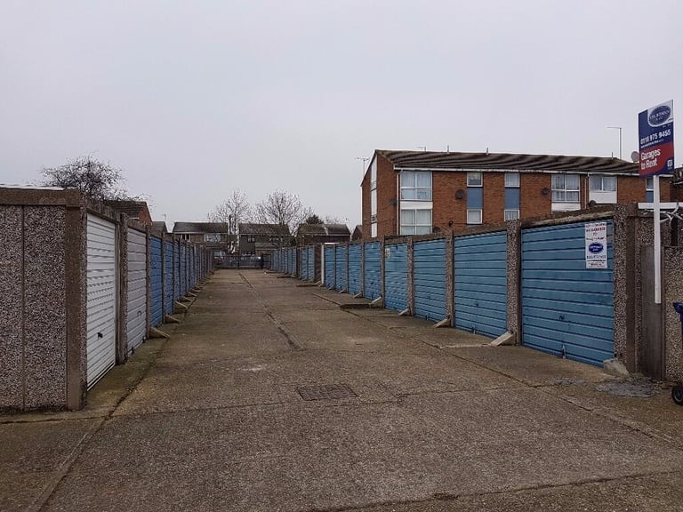Garage/Parking/Storage to rent: Clyde (r/o 26 Ashlands Court) East Tilbury, RM18 8RY 