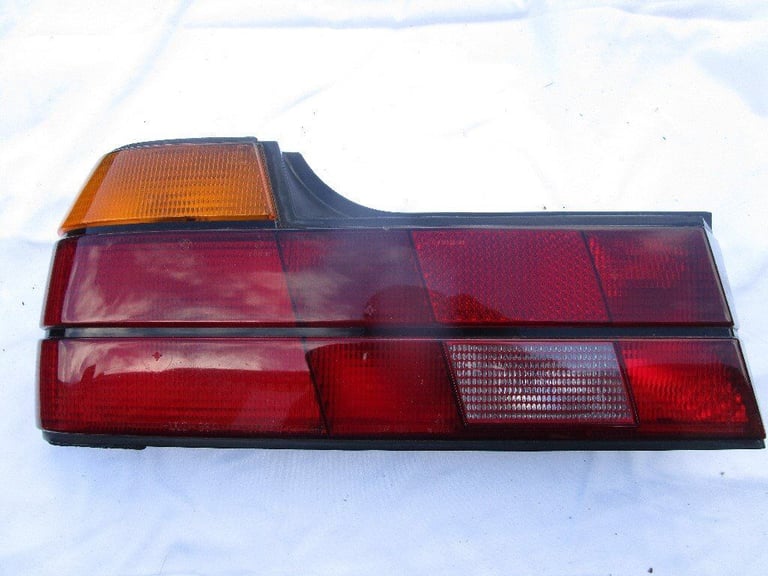 image for BMW E32.   7 SERIES BACK LENS,   N/S . VERY GOOD, 
