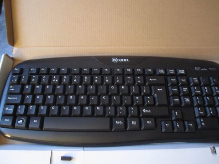 ONN wireless keyboard (BRAND NEW) WITH BATTERIES READY TO USE.
