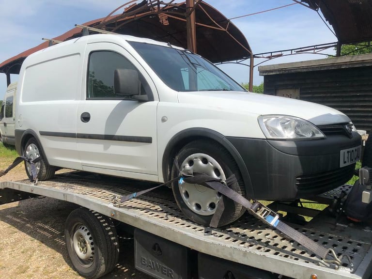 Breaking for parts VAUXHALL COMBO 2010 1.7 diesel manual white