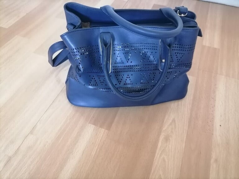 PAULA ROSSI Designer Adjustable Shoulder Leather Handbag. Nr Mint Cond . 