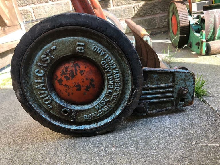 image for Push Hand lawn mower vintage Cylinder Rotary Antique Strimmer
