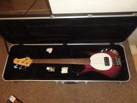 *Mint* Electric Bass Guitar + Hard Case - Freshly set up & new strings