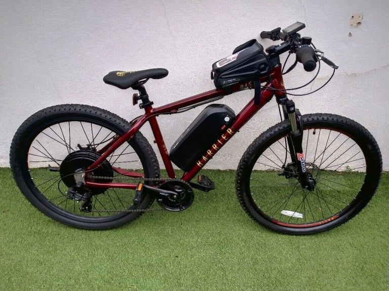 Fast electric bike built in our Wimborne workshop with the ladies in m
