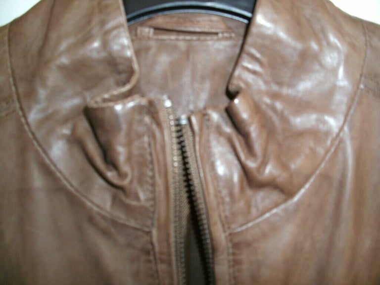 Gorgeous Austin Reed Real soft Leather Jacket Size 12 Like-New