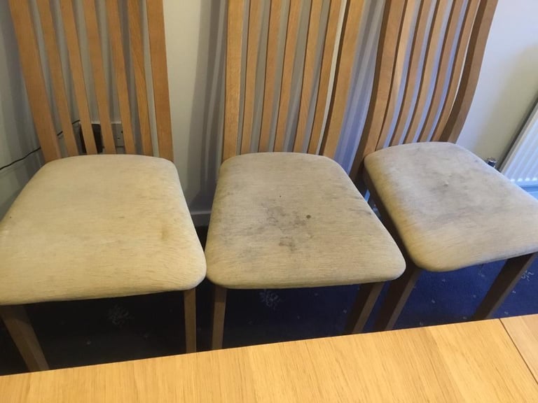 Extendible table and chairs