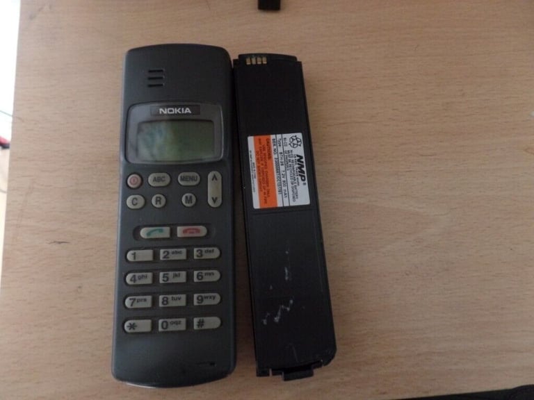  old Nokia model 101 THX-6Y mobile phone,no charger with battery but not sure if works.,no aerial