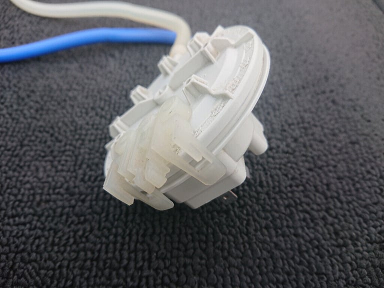 VAILLANT TURBOMAX PLUS 824E - Air Presure Switch - 0020018138 - Fan Proving APS GC 47-044-09