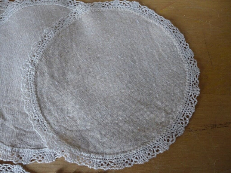 12 Vintage Matching, Crocheted, Lace-Edged, Linen Doilies/Table/Place/Dressing-Table Mats. Two sizes