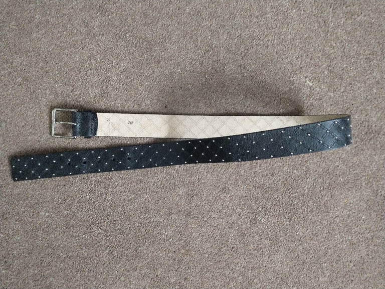 LEATHER BELT. BLACK STUDDED. 32INCH WAIST. NEW, UNUSED.