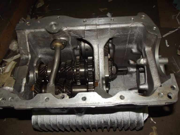MK 1 AND MK 2 METRO PARTS AVAILABLE - BREAKING FOR SPARES ALSO MK3 METRO & ROVER 100