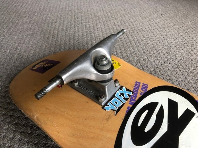 Good Quality 8" Skateboard Deck in Very Good Condition with Active Power Trucks