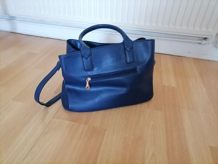 PAULA ROSSI Designer Adjustable Shoulder Leather Handbag. Nr Mint Cond . 