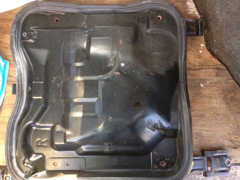 image for 2000 DAIHATSU/PIAGGIO HI JET VAN ENGINE COVER 