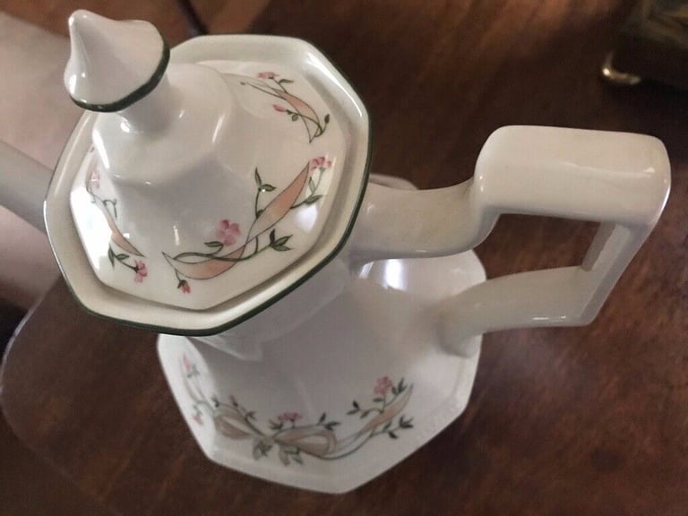 JOHNSONS ETERNAL BEAU  COFFEE POT