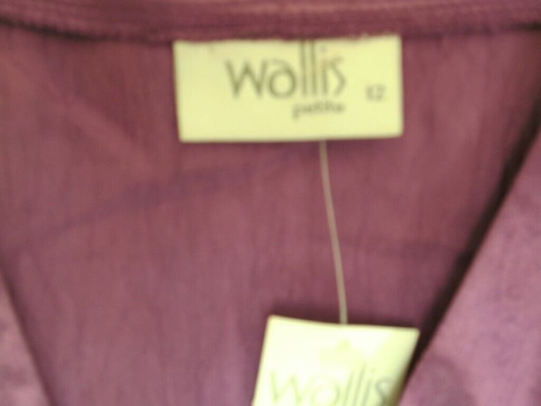 BNWT Wallis Satin Blouse size 12 Petite.