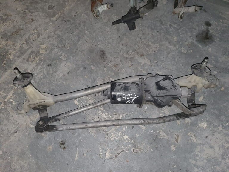Honda Jazz Front Wiper Motor And Linkage 2005
