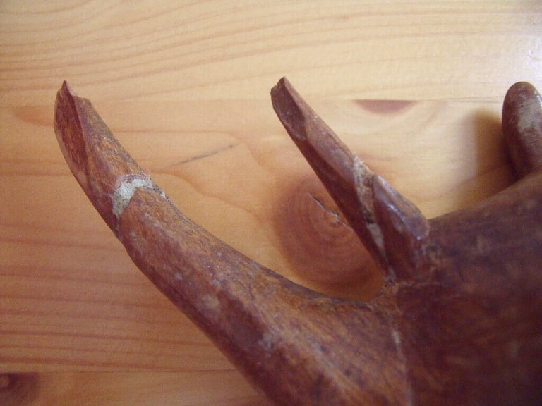 	Vintage genuine Besmo Products hand carved wooden rhino from Kenya. £10 ovno. Can post.