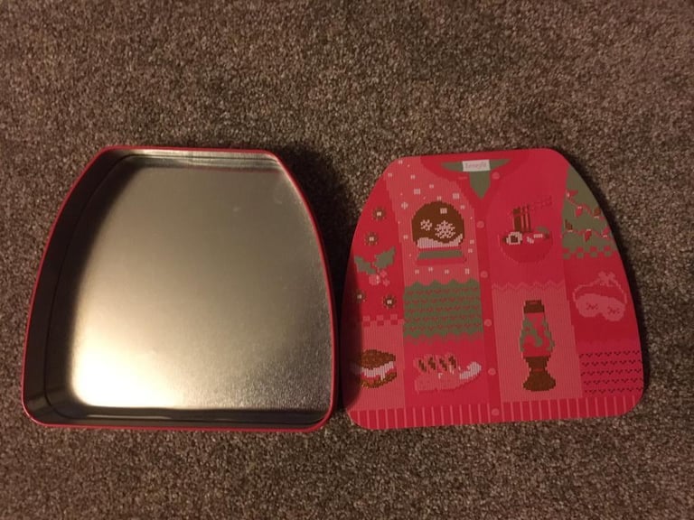 Benefit Christmas Tin. 