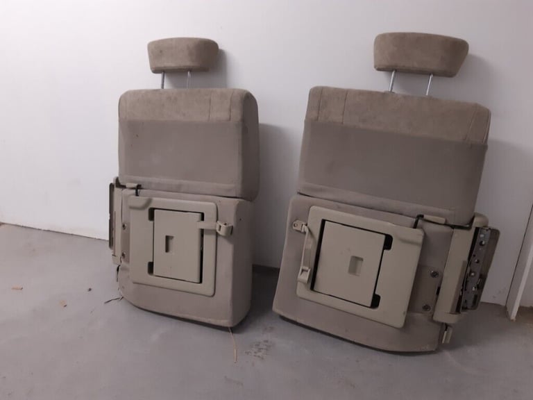 PAIR OF NISSAN ELGRAND E51 NE51 CLOTH SEATS 3RD ROW FOLD UP REAR FOLD AWAY