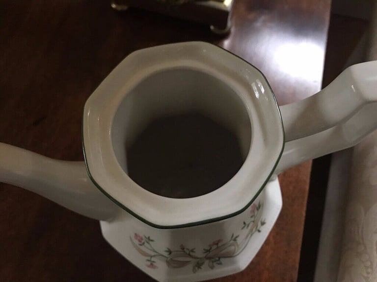 JOHNSONS ETERNAL BEAU  COFFEE POT