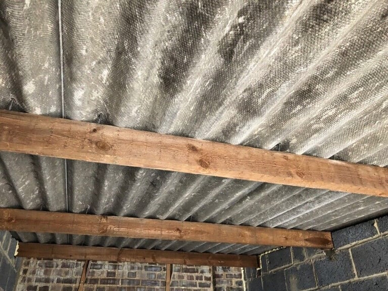 Garage to Let