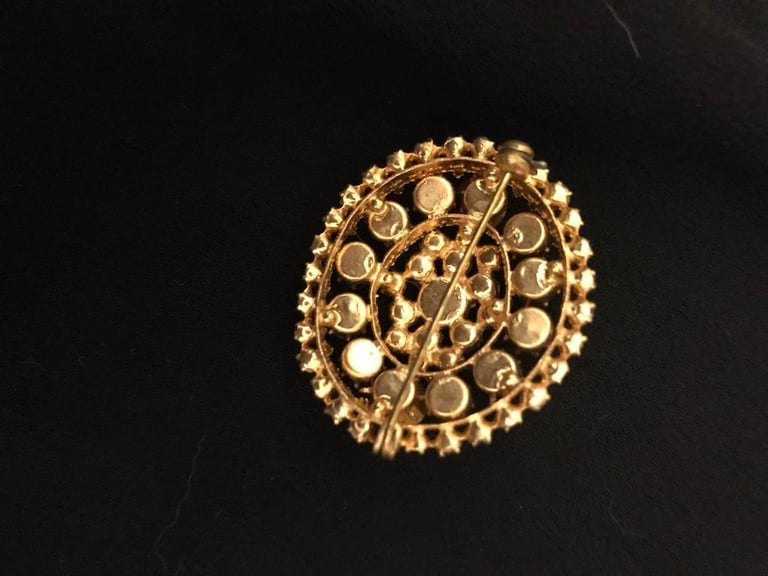 Broach ladies 