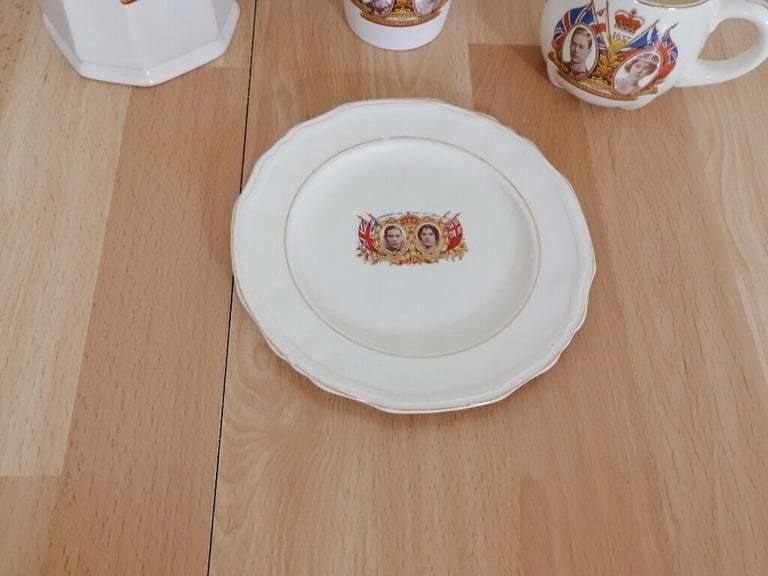 Royal Memorabilia Lot : KING GEORGE VI 1937 Coronation Commemorative Ceramics ( 4 items)