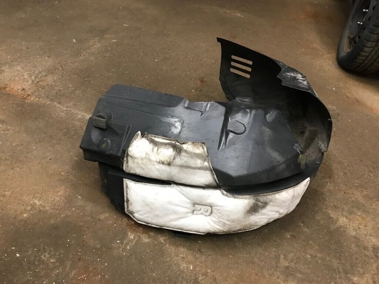 GENUINE FORD FIESTA MK7 FRONT DRIVERS SIDE WHEEL ARCH LINER (2008-2017)