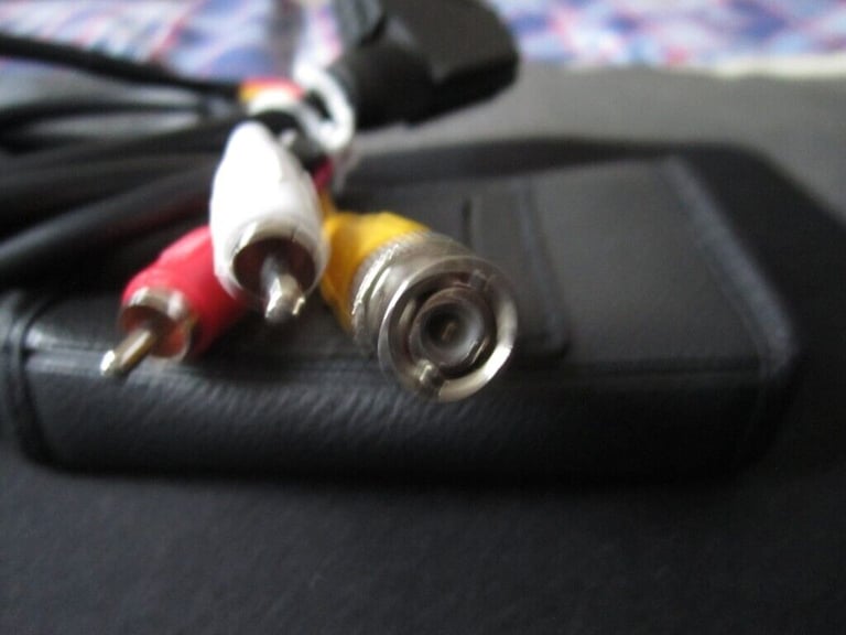  SCART to BNC Input and 2 Twin RCA/Phono Audio Video Cable Lead AV VCR CCTV NEW