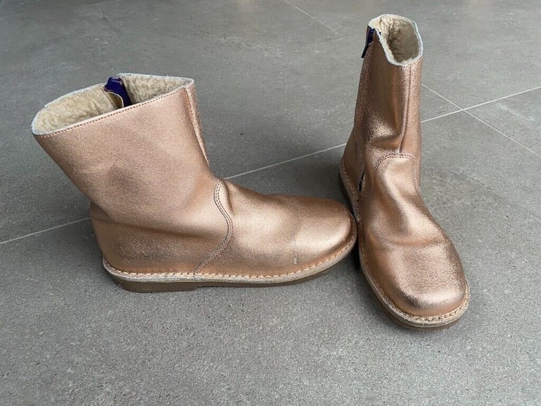 image for New Gold Boden fleece lined ankle boots EU 39