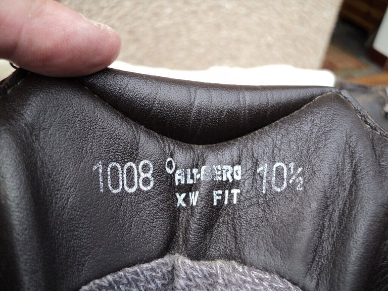 Altberg boots 10.5 EXTRA WIDE 4 season