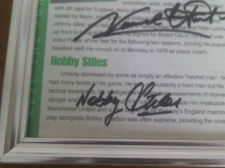 MULTI SIGNED PROGRAMME    FOOTBALL LEGENDS  HUNTER   STILES   SMITH    FRAMED   