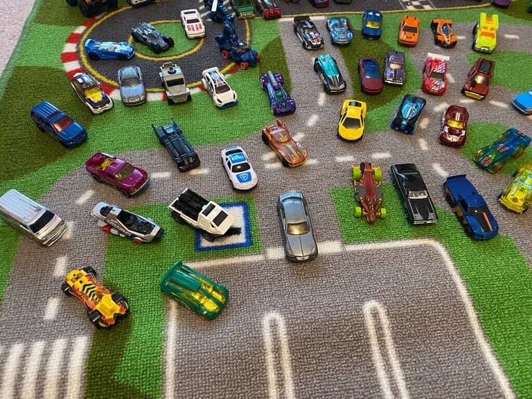 Toy car bundle hot wheels cars with toy Matt and car carry csse