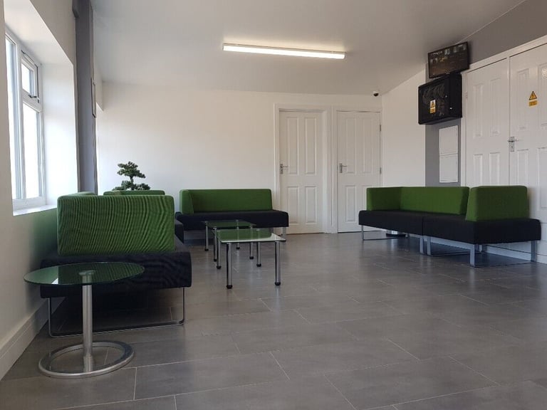 LUXURY OFFICE TO LET - VERY CLOSE TO STATION :)