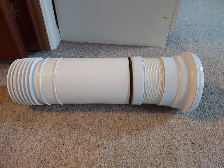 image for Euroflo Toilet 4&quot; Flexible WC Long Extending Pan Connector, 400 to 570mm