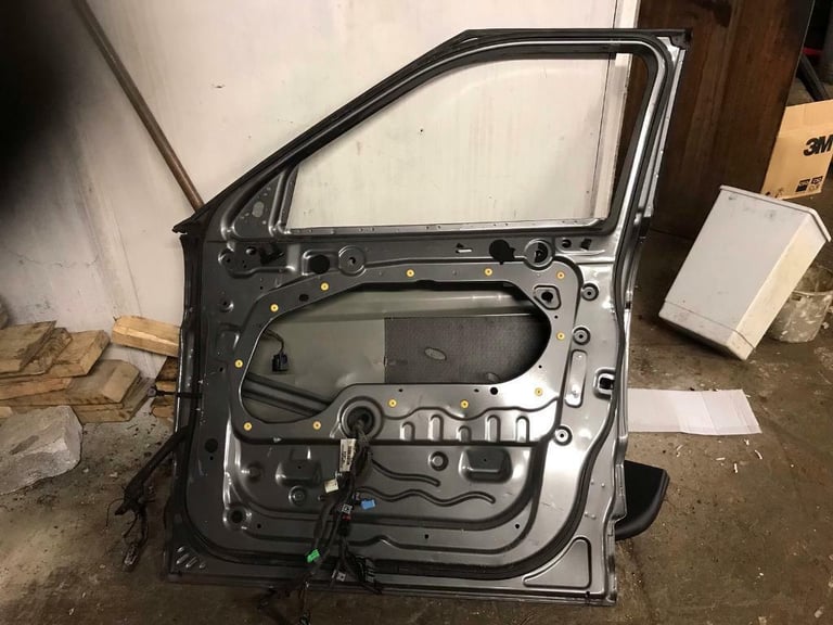 RANGE ROVER EVOQUE L538 DRIVER SIDE OFFSIDE FRONT DOOR (2011-2018)