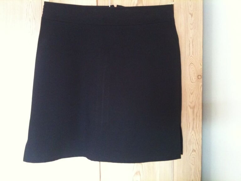 image for NEW LOOK SIZE 10 BLACK SCHOOL SKIRT 
