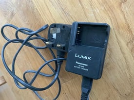 LUMIX Panasonic DE-A66 Battery charger (Used)