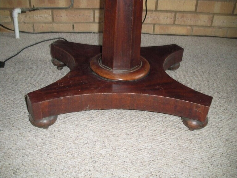 VICTORIAN MAHOGANY TABLE, £110  MAIDSTONE
