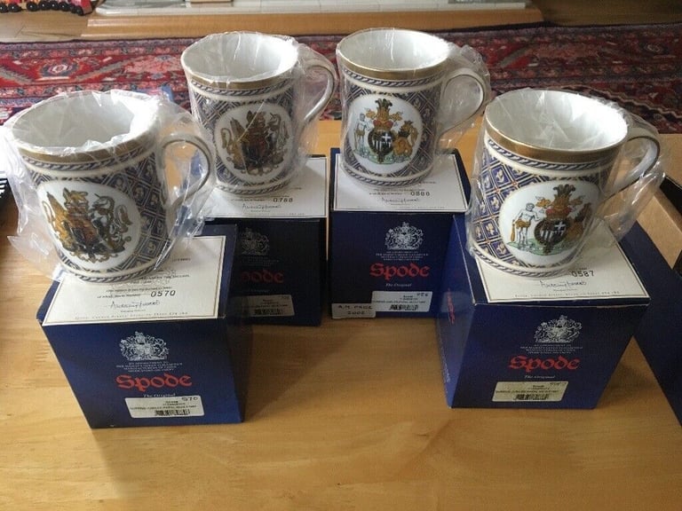 image for QUEEN ELIZABETH II - GOLDEN JUBILEE SPODE PAPAL MUGS 