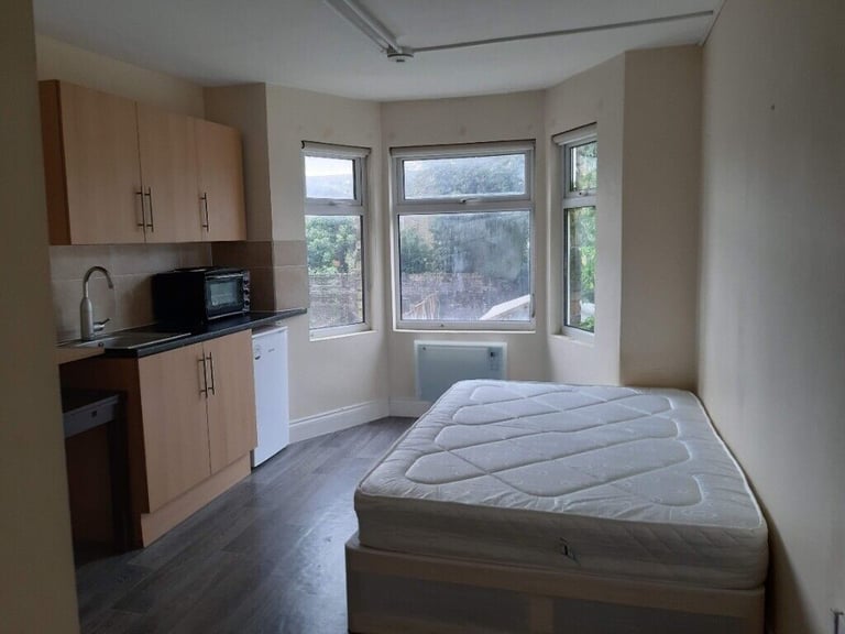 Experience Hackney in Style Impeccable SelfContained Studio for